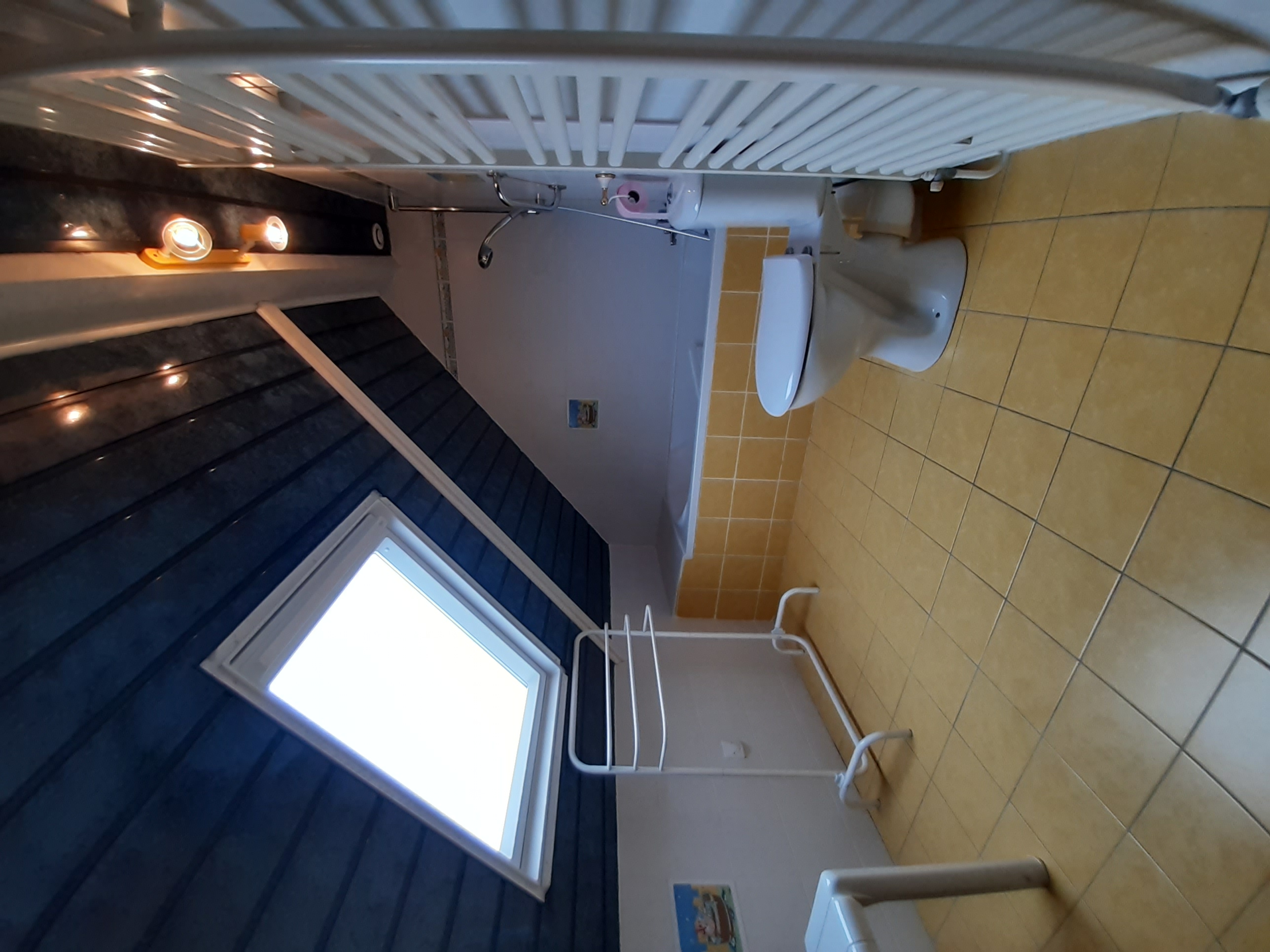 Salle de bain de l'étage 1