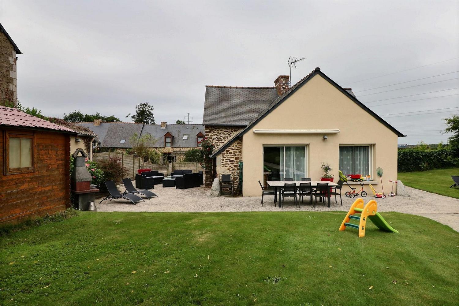 Seconde vue d'extérieure du gîte